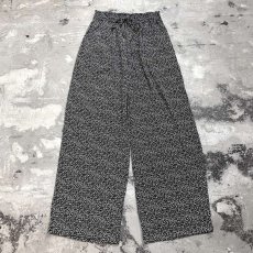 画像1: ALL OVER PATTERN WIDE SILHOUETTE PANTS / FREE (1)