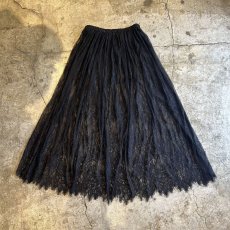 画像2: BLACK COLOR FLOWER LACE DESIGN TULLE FLARE LONG SKIRT / W23~W31 (2)