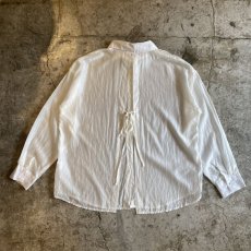 画像2: BACK SLIT DESIGN WHITE COLOR DESIGN SHEER SHIRT / Ladies M(L) (2)