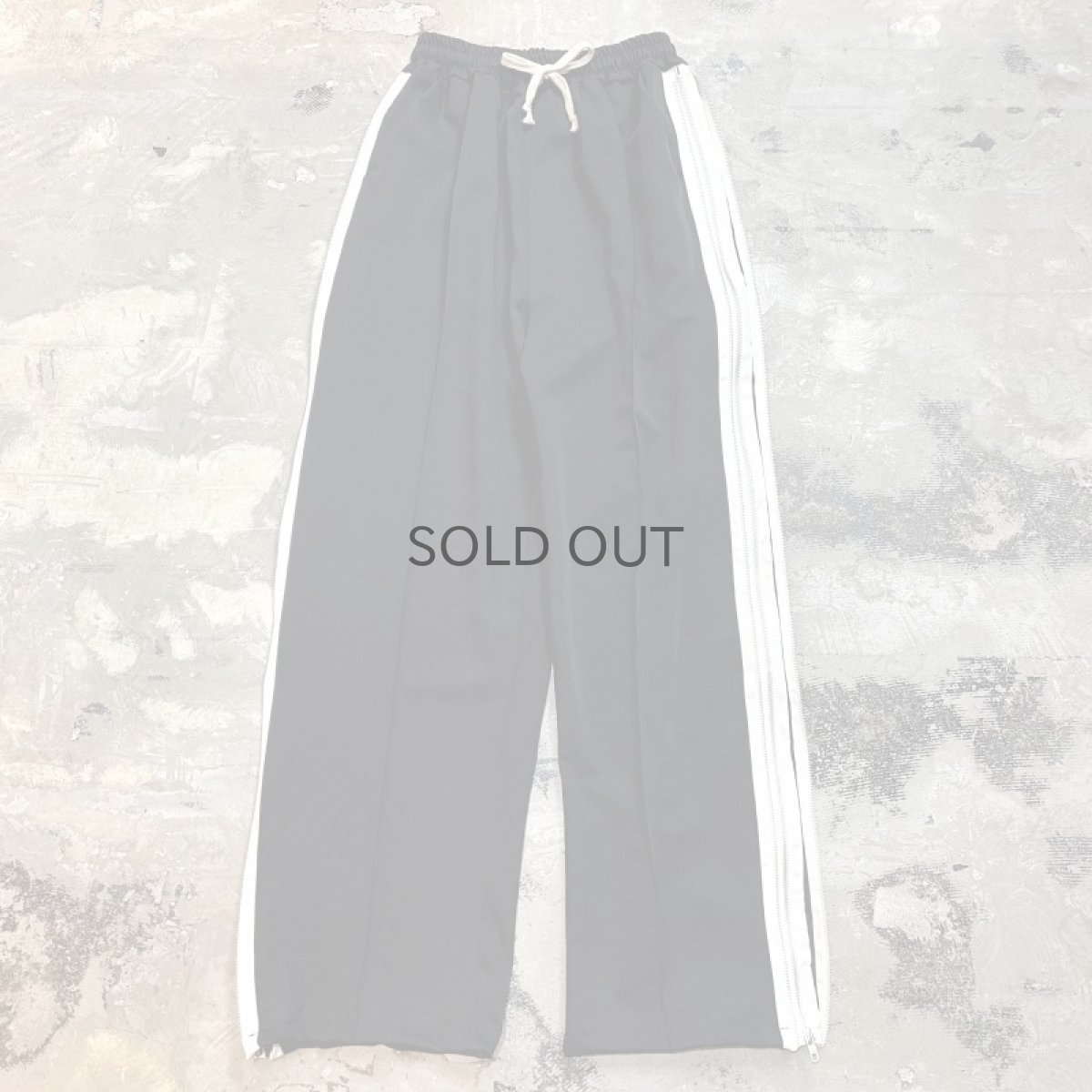 画像1: 【WONDERGROUND】SIDE ZIP UP CENTER CREASE PANTS / OS (1)