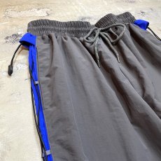 画像3: 【WONDERGROUND】SIDE COLOR LINE LACE UP PANTS / OS (3)