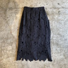 画像1: FLORAL LACE DESIGN BACK SLIT SKIRT / W24~W27 (1)