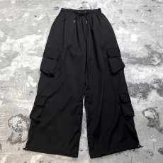 画像2: 【WONDERGROUND】DESIGN BACK POCKET DOUBLE CARGO PANTS / BLACK / OS (2)