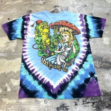 画像2: "ALICE IN WONDERLAND" PRINTED TIE DYE PATTERN S/S TEE / Mens L (2)