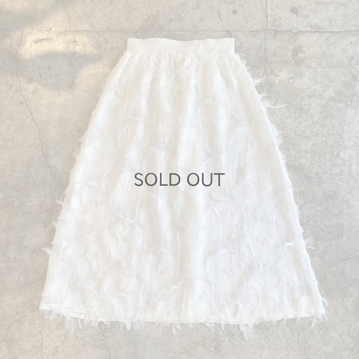 画像1: WHITE COLOR FEATHER FRINGE DESIGN SHEER SKIRT / W24~W29 (1)