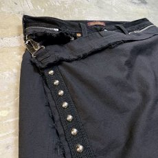 画像4: 【Wiz&Witch】"DIRTY BEAUTIFUL" STUDS WRAP SKIRT DENIM PANTS / W31 (4)