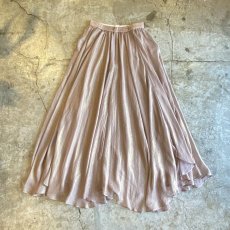 画像2: COLOR LUSTER ASYMMETRY DESIGN FLARE SHEER SKIRT / W23~W27 (2)