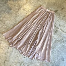 画像4: COLOR LUSTER ASYMMETRY DESIGN FLARE SHEER SKIRT / W23~W27 (4)