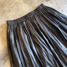 画像3: SHINY BLACK COLOR DESIGN TIERED VOLUME SKIRT / W26~W35 (3)