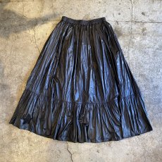 画像2: SHINY BLACK COLOR DESIGN TIERED VOLUME SKIRT / W26~W35 (2)