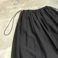 画像9: BLACK COLOR DRAW CODE WAIST SHEER SKIRT / FREE (9)