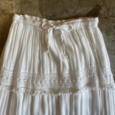 画像6: WHITE COLOR POINT MIX MESH DESIGN TIERED FLARE LONG SKIRT / ~W37(XL) (6)