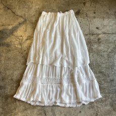 画像3: WHITE COLOR POINT MIX MESH DESIGN TIERED FLARE LONG SKIRT / ~W37(XL) (3)