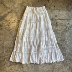 画像1: WHITE COLOR POINT MIX MESH DESIGN TIERED FLARE LONG SKIRT / ~W37(XL) (1)