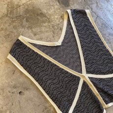 画像3: GEOMETRIC PATTERN SIDE SLIT BELT DESIGN VEST / Ladies S~M (3)