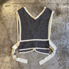 画像2: GEOMETRIC PATTERN SIDE SLIT BELT DESIGN VEST / Ladies S~M (2)