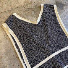 画像10: GEOMETRIC PATTERN SIDE SLIT BELT DESIGN VEST / Ladies S~M (10)