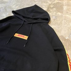 画像4: "DHL" LOGO LINE SLEEVE HOODIE SWEAT / Mens XL (4)