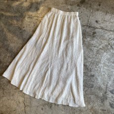 画像4: WHITE COLOR POINT SHORT FRINGE DESIGN FLARE LONG SKIRT / W24~W31 (4)