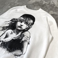 画像4: 80's "Les Misérables" PRINTED RAGLAN SLEEVE SWEAT / Mens L / MADE IN USA (4)