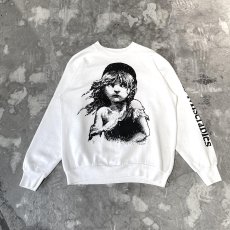 画像1: 80's "Les Misérables" PRINTED RAGLAN SLEEVE SWEAT / Mens L / MADE IN USA (1)