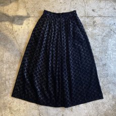 画像1: OLD DESIGN ALL OVER PATTERN VELVET SKIRT / W28 (1)