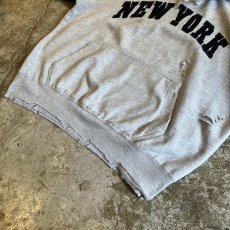 画像5: "NEW YORK" LOGO PATCH EMBROIDERY CRASH DAMAGE DESIGN SWEAT HOODIE / Ladies L(M)  (5)