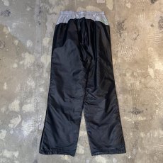 画像2: 【NIKE】COLOR SWITCHED LOGO EMBROIDERY NYLON PANTS / FREE (2)