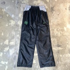 画像1: 【NIKE】COLOR SWITCHED LOGO EMBROIDERY NYLON PANTS / FREE (1)