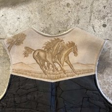 画像11: HORSE TRANSFER EMBOSSING DESIGN LINER BOA LEATHER VEST / Ladies L(40) (11)