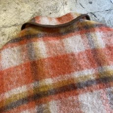 画像8: CHECK PATTERN MOHAIR WOOL FRINGE DESIGN PONCHO / Ladies M (8)