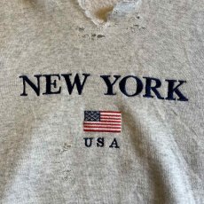 画像10: FRONT "NEW YORK USA" LOGO EMBROIDERY CRASH DAMAGE DESIGN SWEAT HOODIE / Ladies XL  (10)