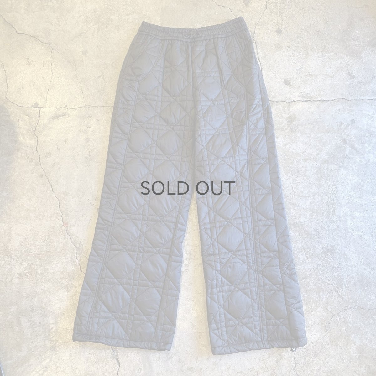 画像1: 【WONDERGROUND】DIAMOND STITCH DRAW CORD QUILTING PANTS / BLACK / OS (1)