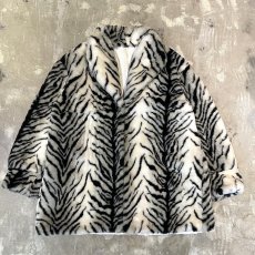 画像1: ALL OVER TIGER PATTERN FAUX FUR HALF COAT / Mens L (1)