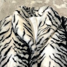 画像10: ALL OVER TIGER PATTERN FAUX FUR HALF COAT / Mens L (10)