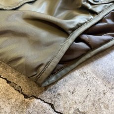 画像3: KHAKI COLOR NO COLLAR DESIGN QUILTIING DOUBLE ZIP UP JACKET / Ladies M  (3)