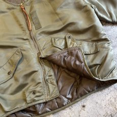 画像10: KHAKI COLOR NO COLLAR DESIGN QUILTIING DOUBLE ZIP UP JACKET / Ladies M  (10)